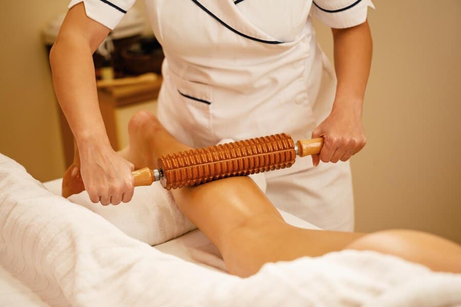 Beneficios de la maderoterapia piernas